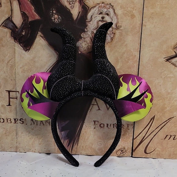 Disney Maleficient Retired Ears - Picture 1 of 6